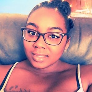 Meet your Posher, Racquel